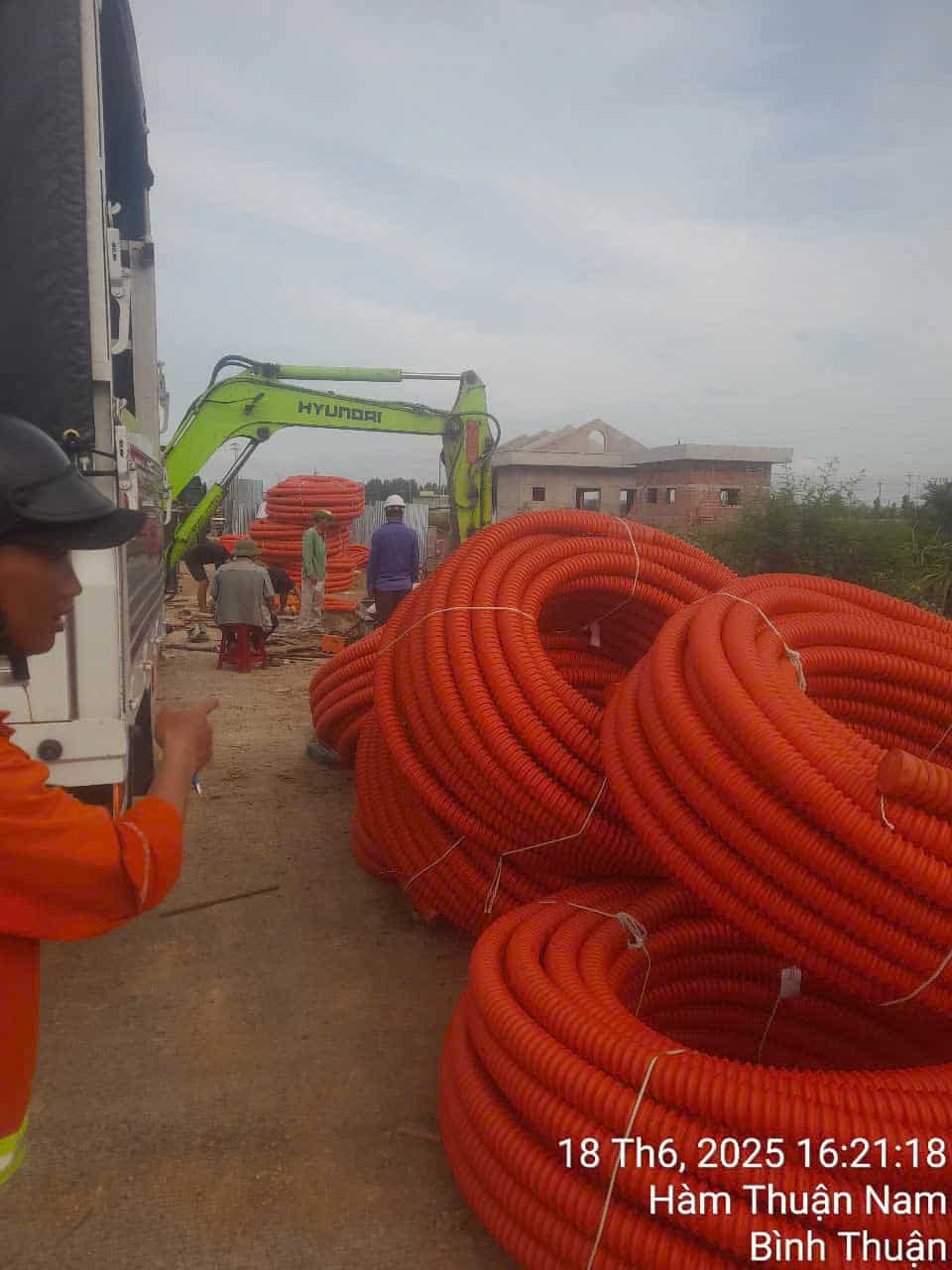 Triển khai đường ống HDPE gân xoắn tại hệ thống ITS cao tốc Vĩnh Hảo – Phan Thiết