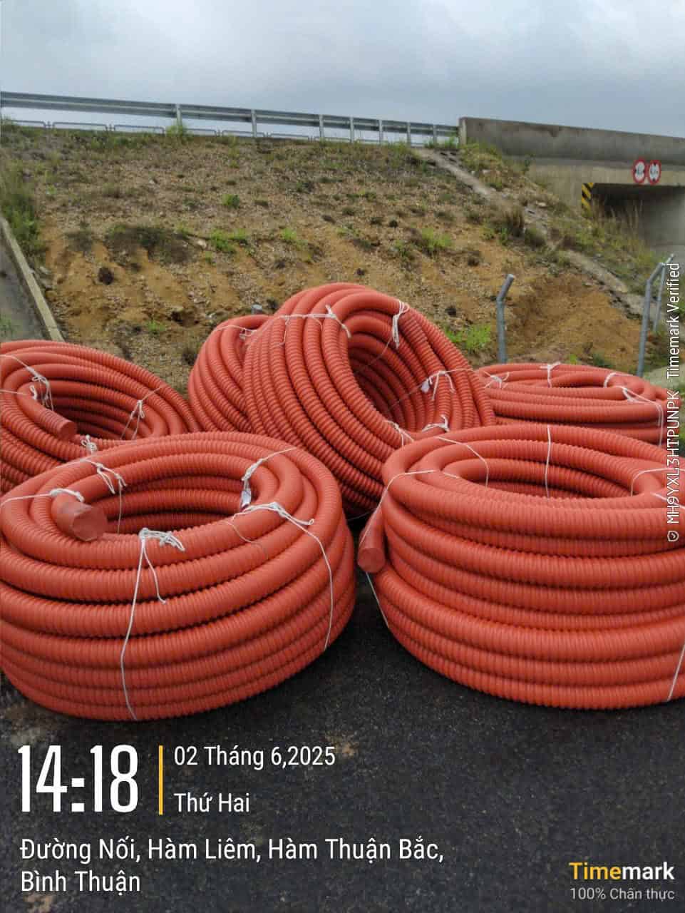 z6726704888705 4e12ca90db129579d57af9324e7b5dc2 Ống nhựa HDPE gân xoắn đa lõi tại dự án hệ thống ITS cao tốc Bình Thuận
