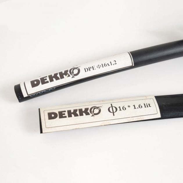 Ống tưới nhỏ giọt Dekko màu đen phi 16